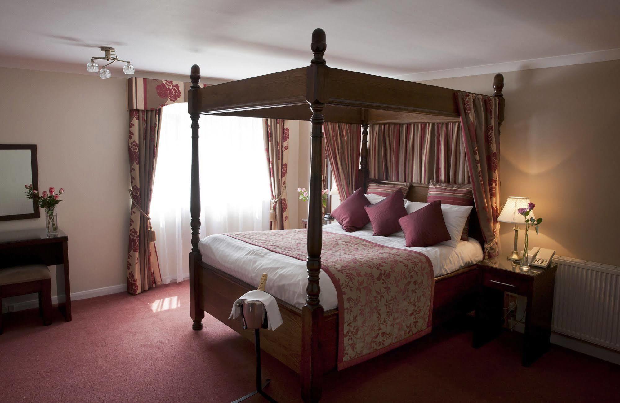 Little Silver Country Hotel Tenterden Exterior photo